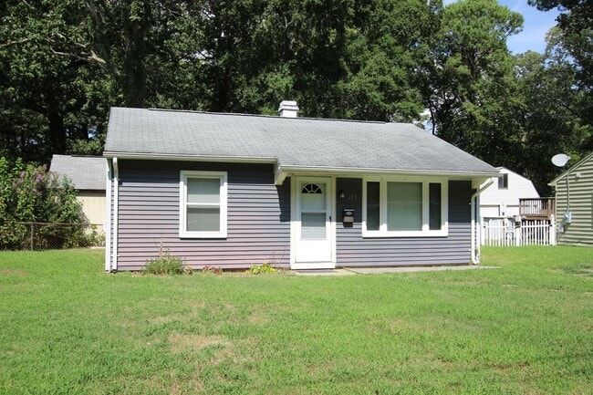 Primary Photo - 207 Beverly St