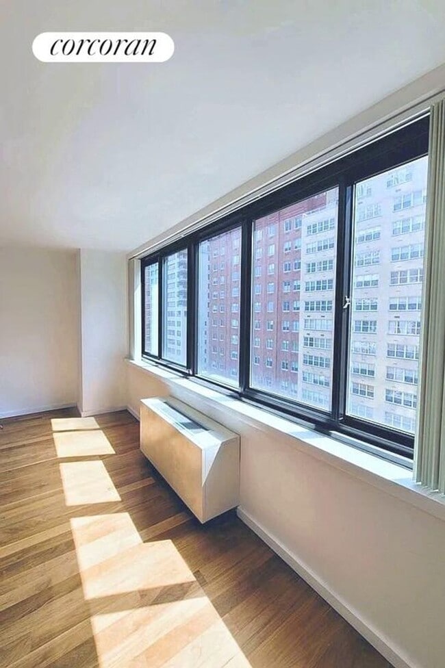 Building Photo - 515 E 72nd St