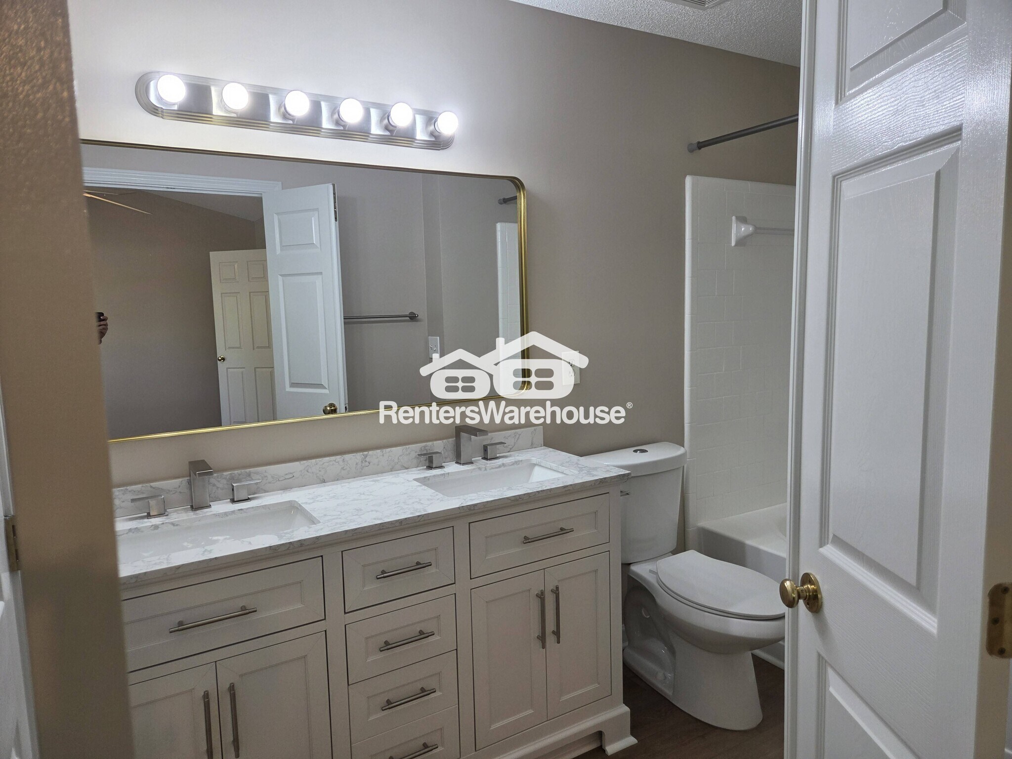 Building Photo - 57 Highoak Dr