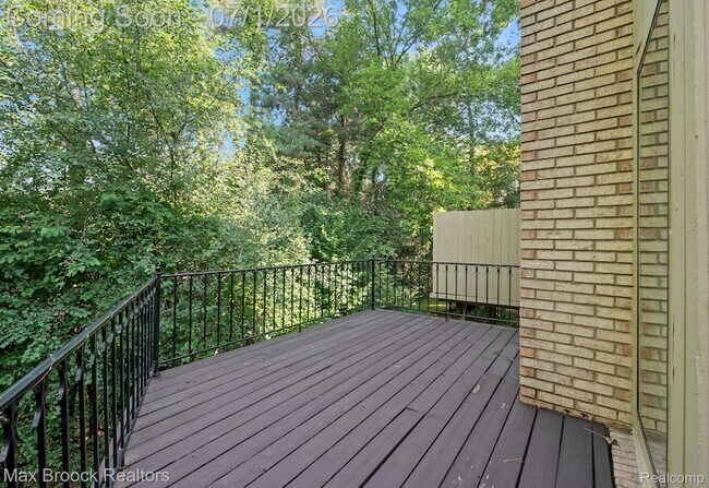 Building Photo - 1125 Meadowglen Ct