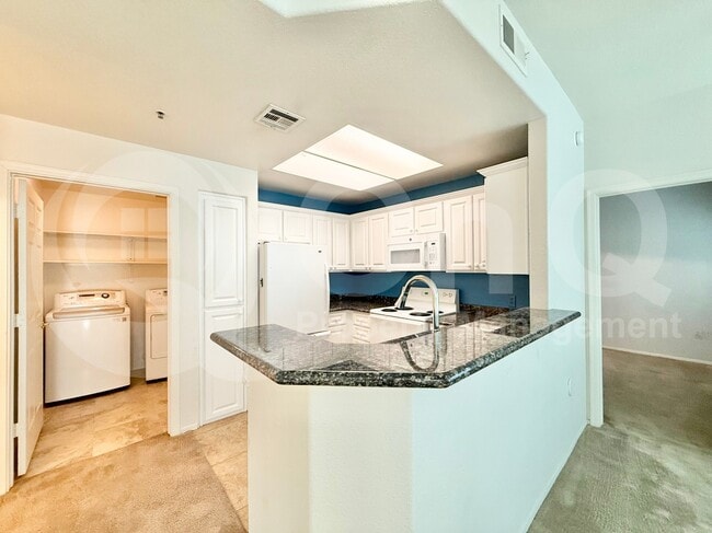 Building Photo - 11375 E Sahuaro Dr