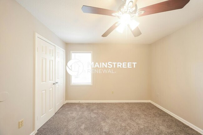 Building Photo - 3 Bedroom Pet-Friendly Home in Memphis, TN with Main Street Renewal
