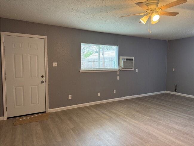 Building Photo - 8010 Roswell St