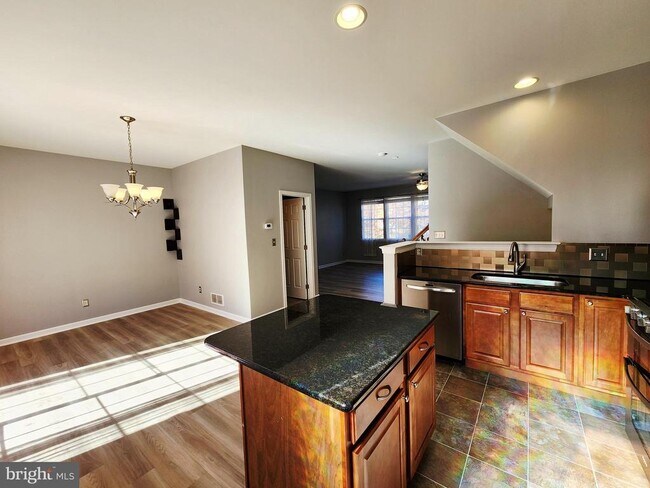 Building Photo - 2768 Fynamore Ln