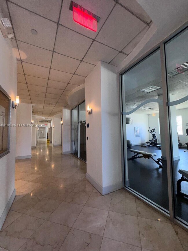 Building Photo - 401 NE 69th St