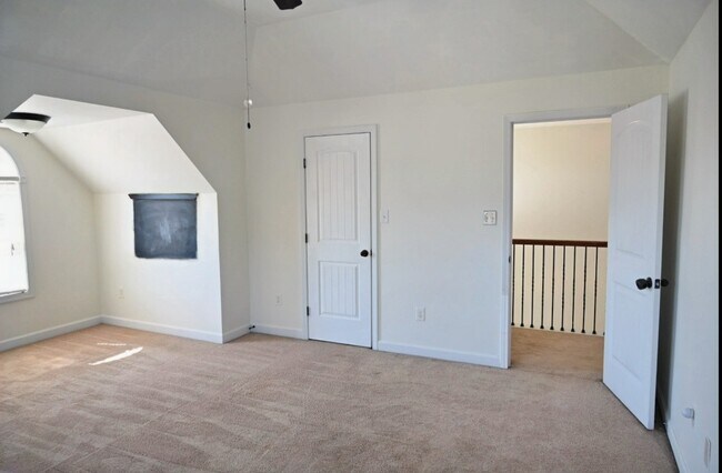 Building Photo - 579 Wedgefield Dr