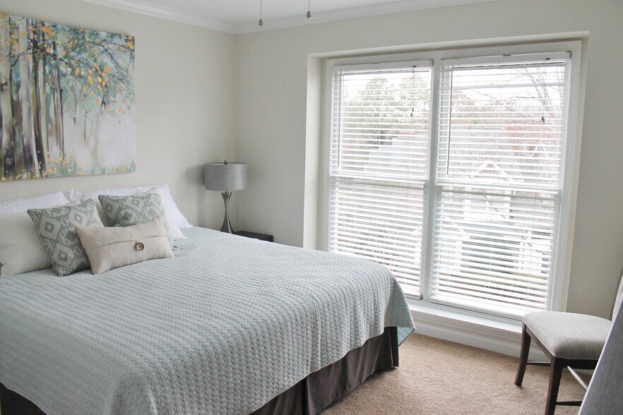 Building Photo - 7245 Meeting St