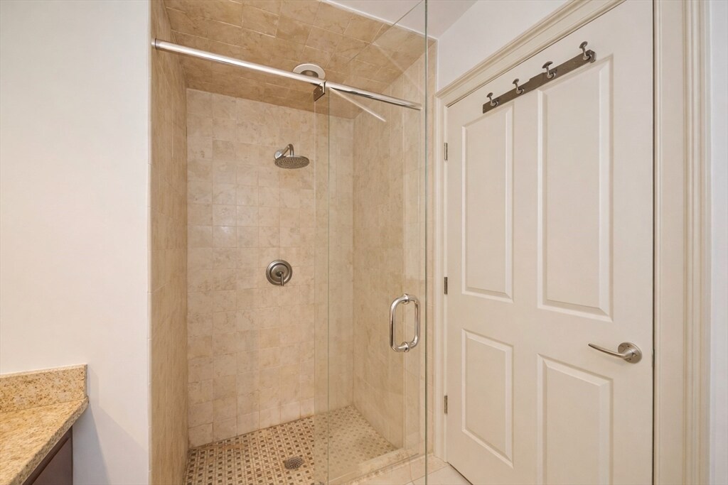 Building Photo - 49 Temple Pl