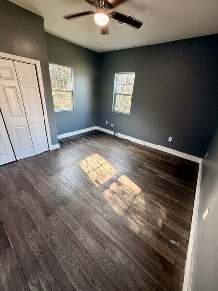 Building Photo - 120 W 18th St