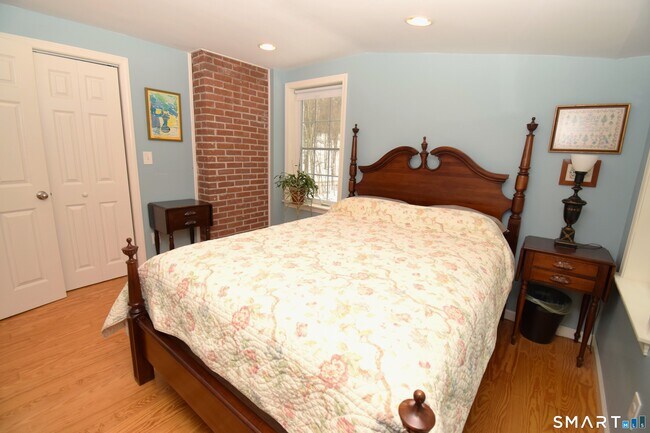 Building Photo - 2203 Durham Rd