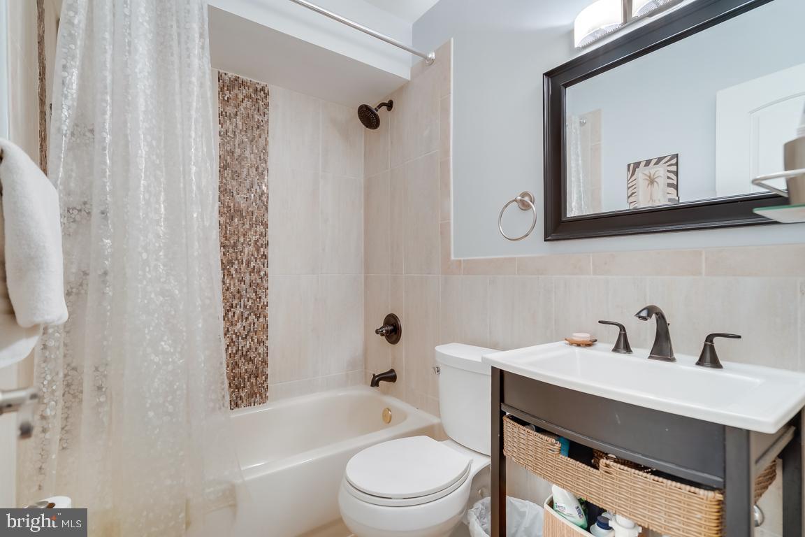 Bathroom 2 - 1424 L St SE