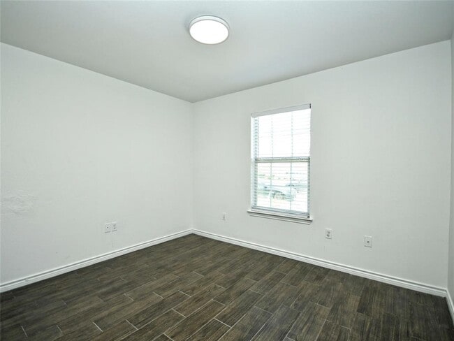 Building Photo - 411 Delmar Ave