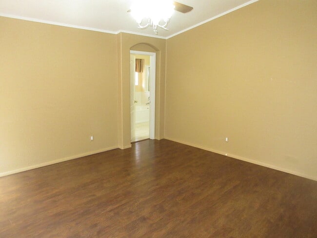 Building Photo - 7320 Desert Eagle Rd NE