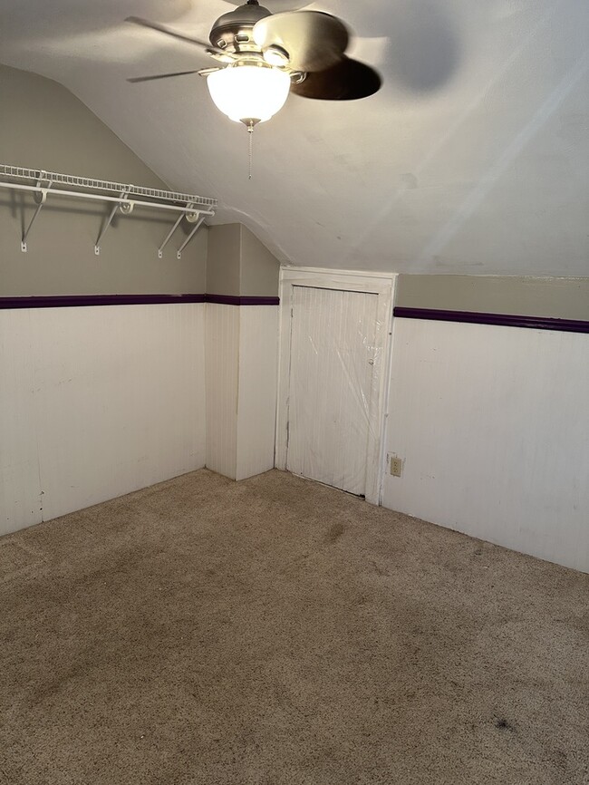 Building Photo - Charming Home 2 Bedroom 1 Bath Home In Krkwood, Mo.