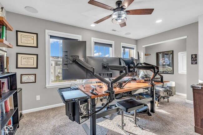 Building Photo - 315 Steeples Blvd