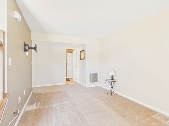 Building Photo - 413 Waverly Woods Dr
