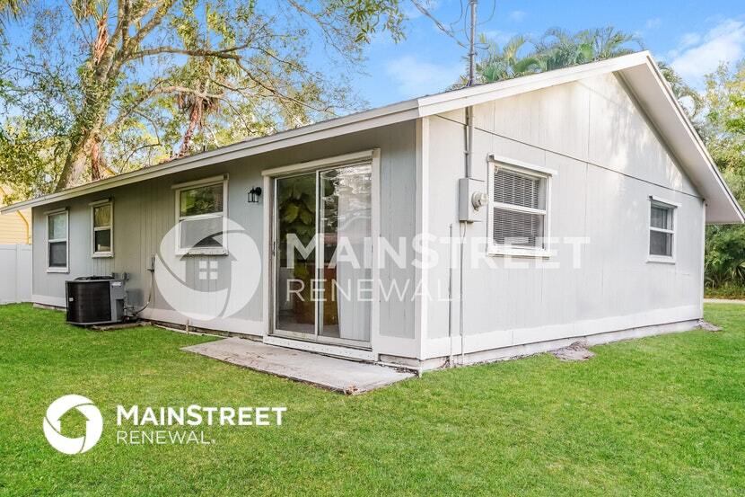 Building Photo - 6576 4th Ln