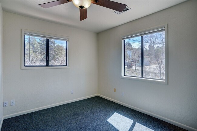 Building Photo - 812 Coronado Ave