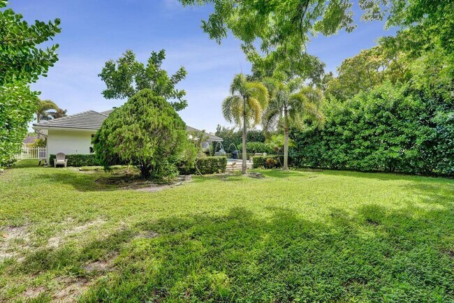 Building Photo - Boca Raton Beautifully Updated 4 Bedroom Pool Home