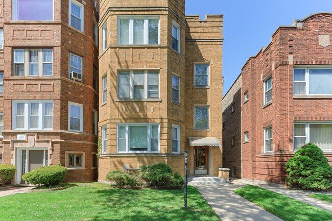 Primary Photo - 7710 S Ridgeland Ave