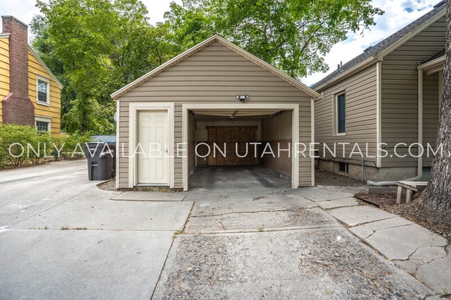 Building Photo - 611 E 350 N