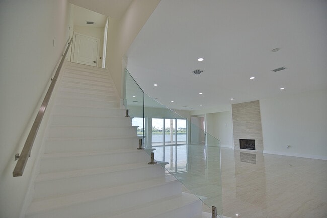 Building Photo - 13064 Via Flavia