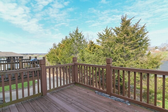 Building Photo - 5204 Deer Ridge