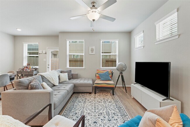 Building Photo - 1519 Beach Oak Dr