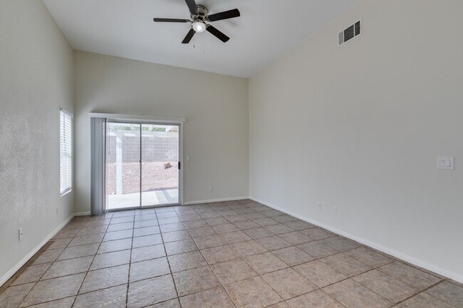 Building Photo - Charming 3-Bedroom Single-Story Home in Elkhorn!