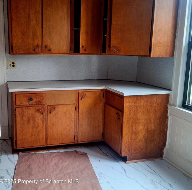 Building Photo - 909 Linden St