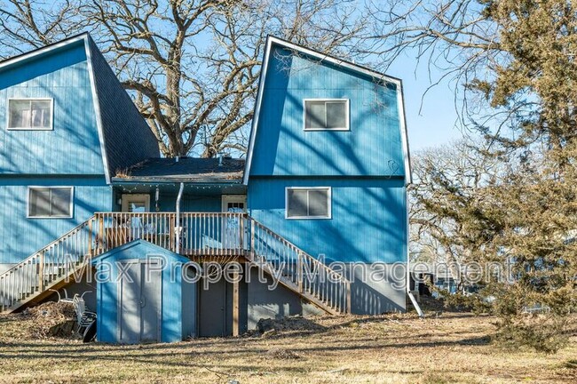 Building Photo - 3917 SW 3rd St