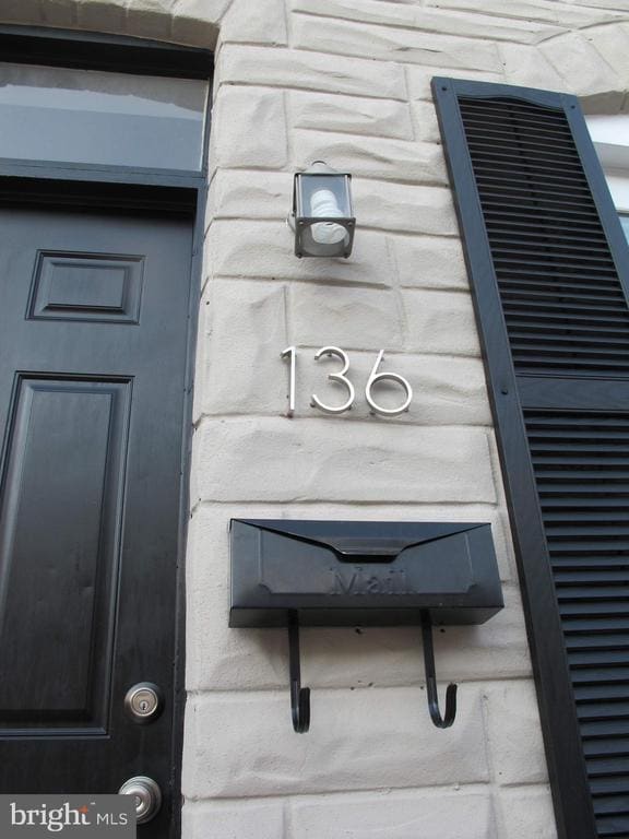 Building Photo - 136 N Curley St