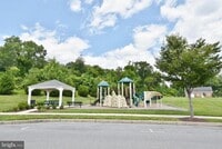 Building Photo - 7575 Willow Bottom Rd