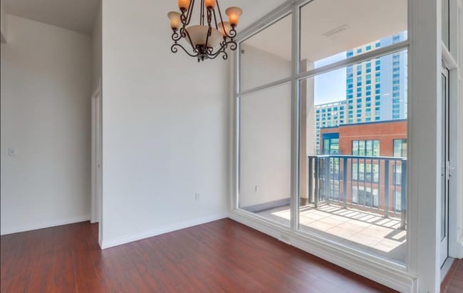 Building Photo - 530 K St