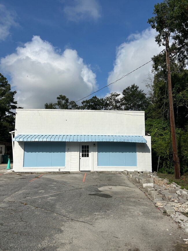 Building Photo - 55 Main St