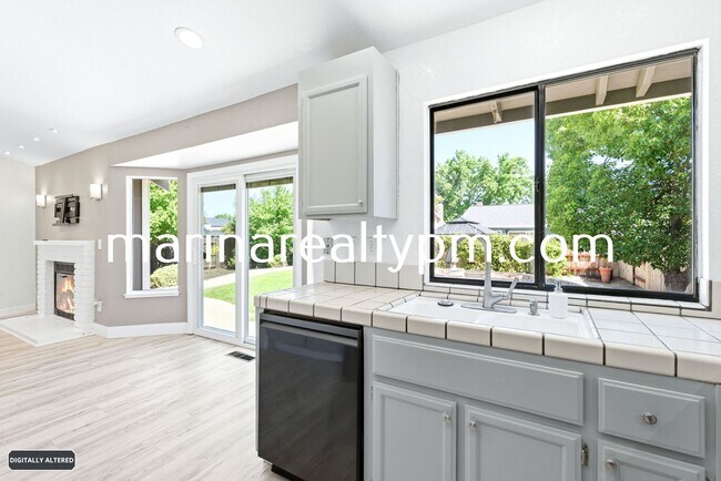 Building Photo - Home Sweet home-Beautiful remolded 3 bedroom 2 bathroom