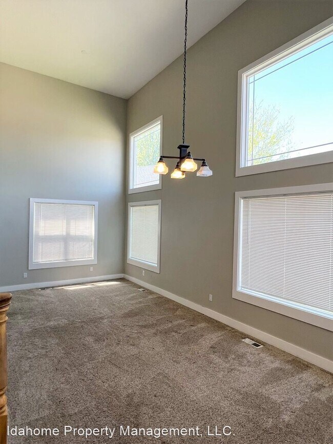 Building Photo - 4 br, 2.5 bath House - 10539 W Merab Ct