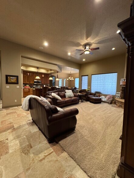 Building Photo - 1761 W Red Cloud Cir