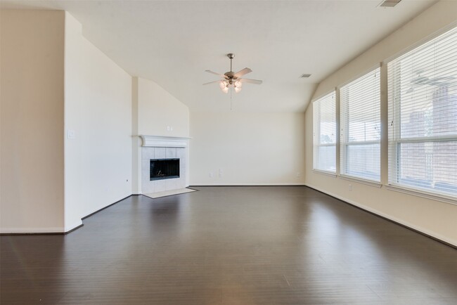 Building Photo - 2706 Night Song Dr