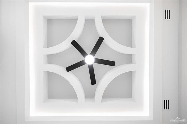 Building Photo - 19 Rabbit Run Ave