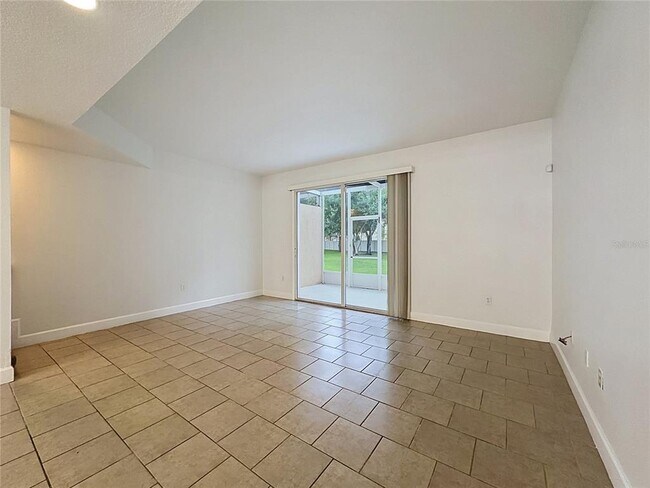 Building Photo - 2053 Green Oak Ct