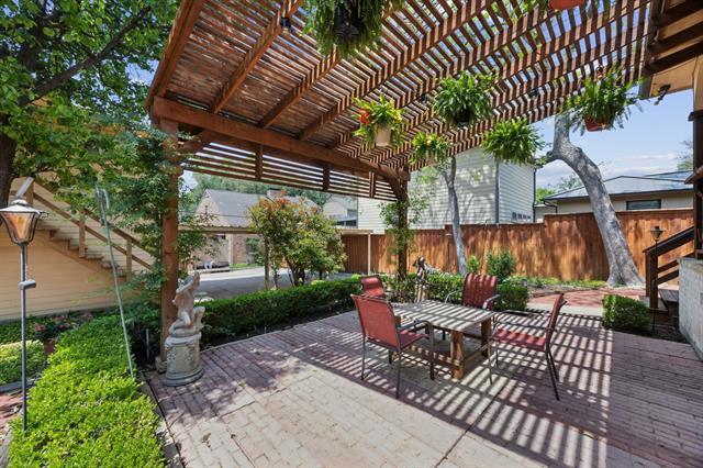 Building Photo - 8525 Briarwood Ln