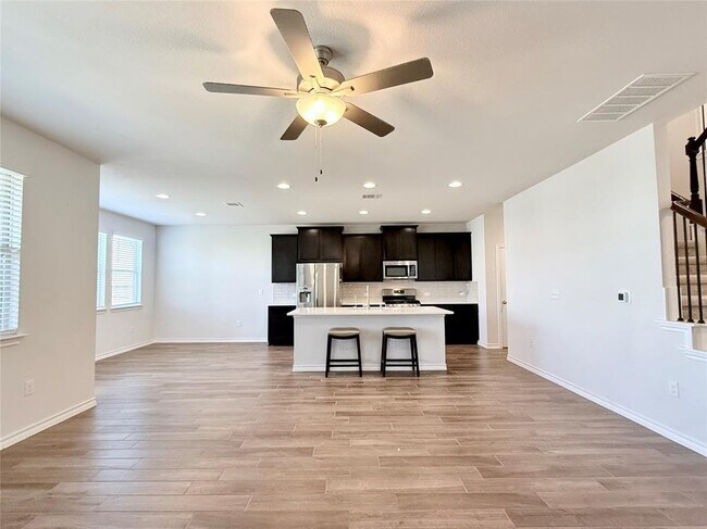 Building Photo - 7506 Elk Grove Path
