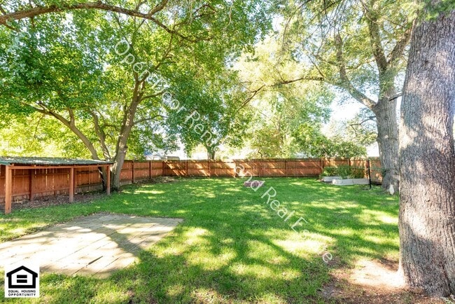 Building Photo - 3 bedroom home now available