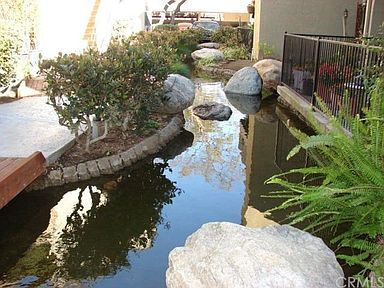 Building Photo - Lakeside HOA Condo