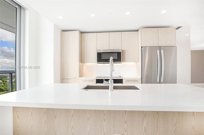 Building Photo - 2000 Metropica Wy