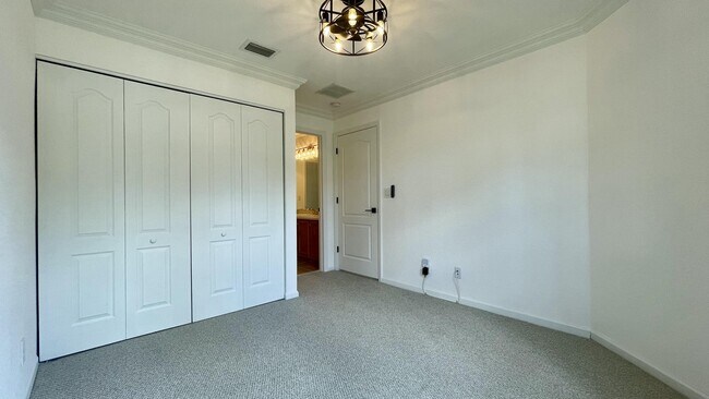 Building Photo - 110 Newberry Ln