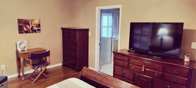 Primary bedroom - 3602 Westover Cir