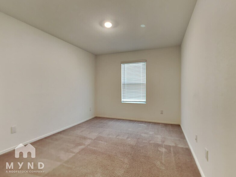 Building Photo - 3647 Solanum Dr