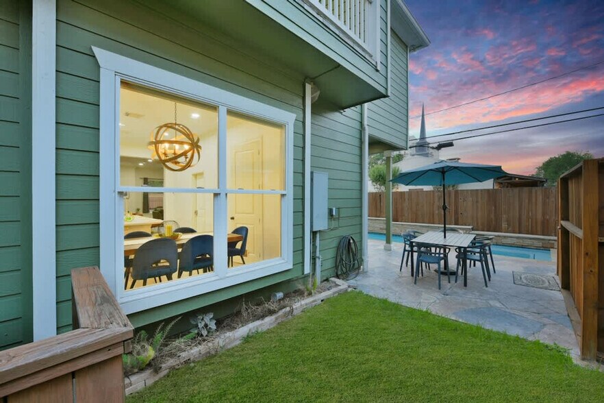 Building Photo - 1352 Dorothy St